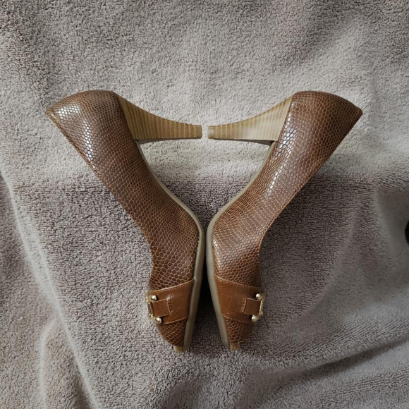 Aerosoles Heelrest Good Lux 8.5 - Picture 2 of 4